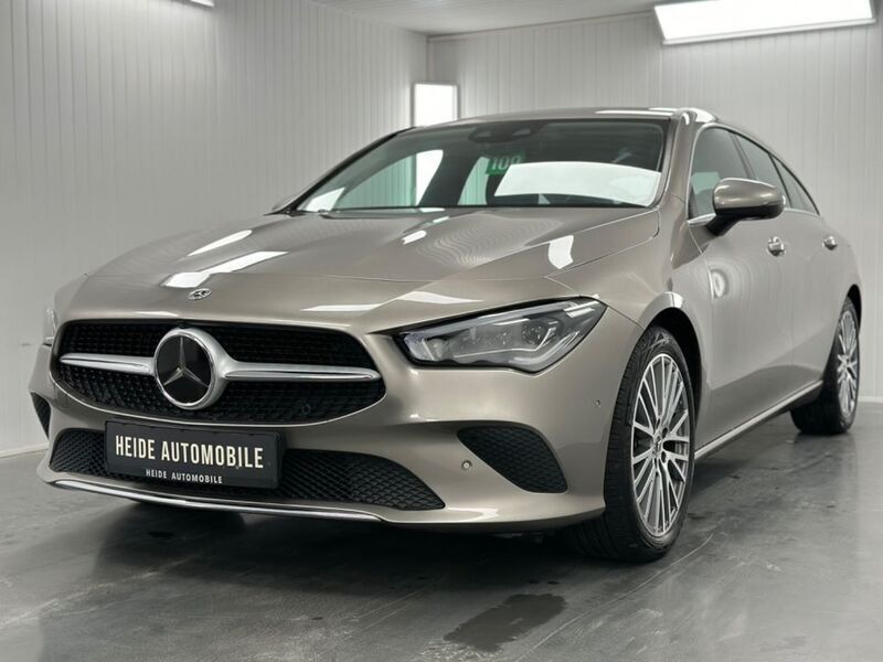 Silber Gebraucht 2020 Mercedes 220 Limousine | 24.990 € (Superpreis) - Bild 1/4
