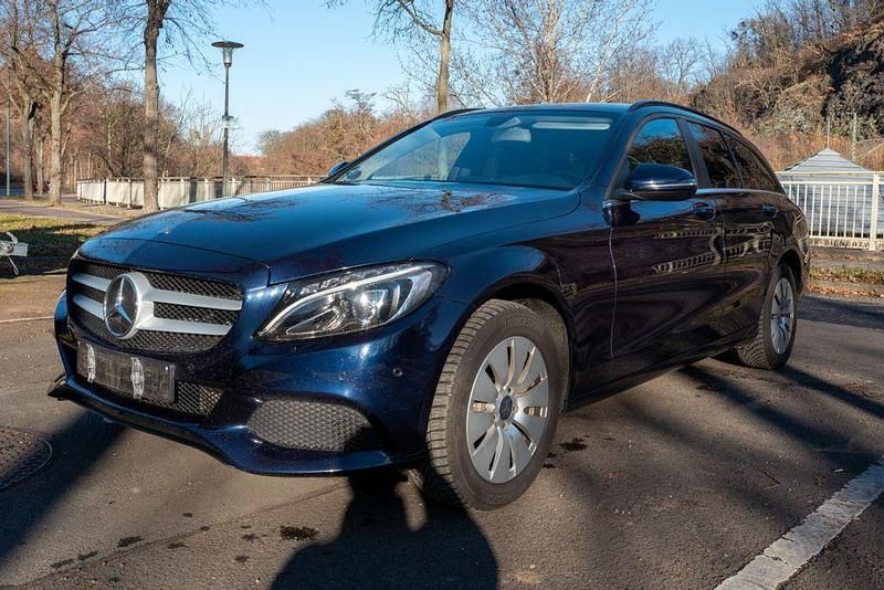 Gebraucht Mercedes C220 170 PS (125 kW) 2015 Blau Kombi