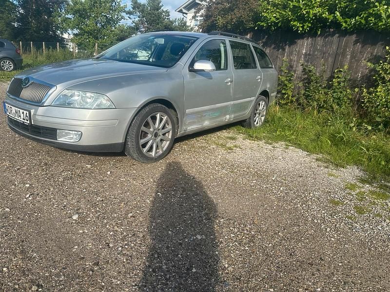 Grau Gebraucht 2007 Skoda Octavia Kombi | 2.300 € (Guter Preis) - Bild 1/4