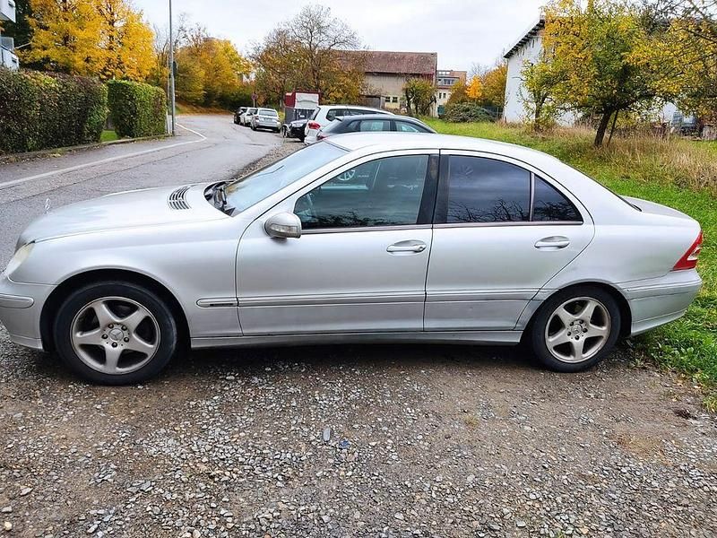 Gebraucht 2000 Mercedes C200 Avantgarde Limousine | 1.000 € (Guter Preis) - Bild 1/4
