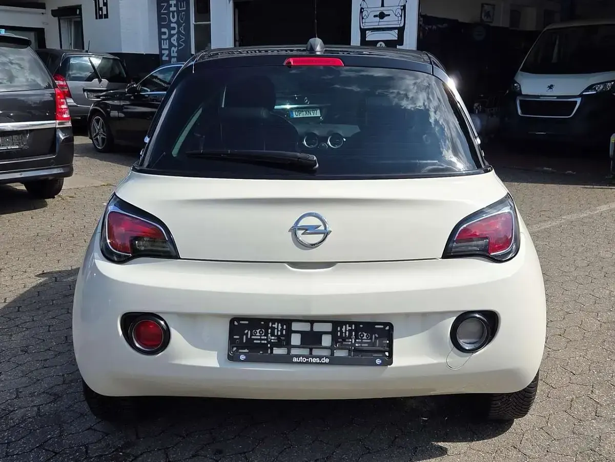 Używany Opel Adam Basis 69 KM (50 kW) 2017 Biały Hatchback