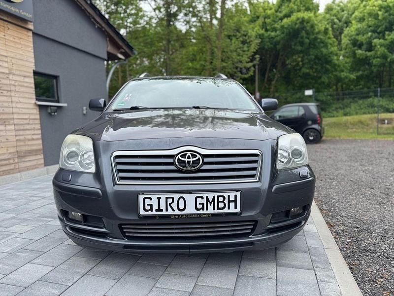 Gebraucht Toyota Avensis Executive 147 PS (108 kW) 2005 Grau Kombi