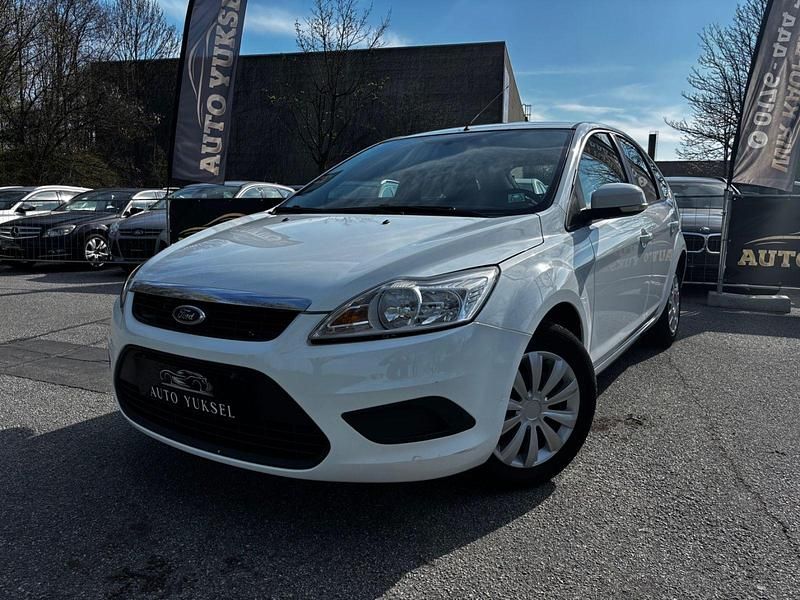 Gebraucht Ford Focus Style 101 PS (74 kW) 2008 Weiß Limousine