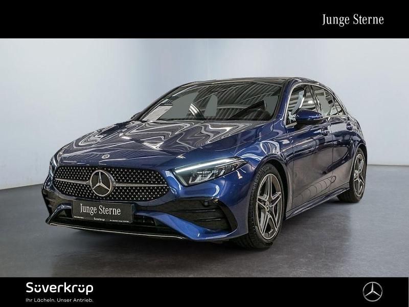Blaulack spektralblau (metallic) Gebraucht 2024 Mercedes A180 AMG Limousine | 29.618 € (Guter Preis) - Bild 1/2