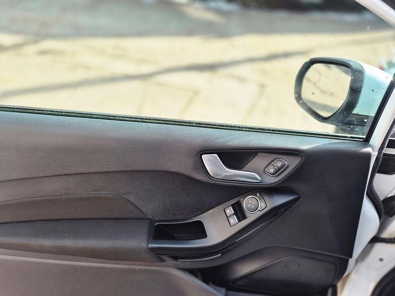 Gebraucht Ford Fiesta Trend 71 PS (52 kW) 2019 Weiß Kleinwagen