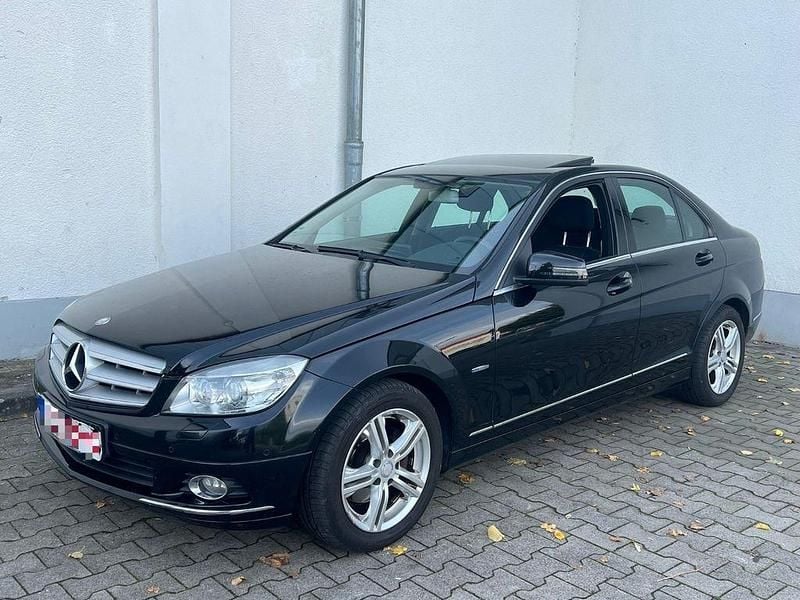 Schwarz Gebraucht 2010 Mercedes C200 Elegance Limousine | 5.999 € (Guter Preis) - Bild 1/4