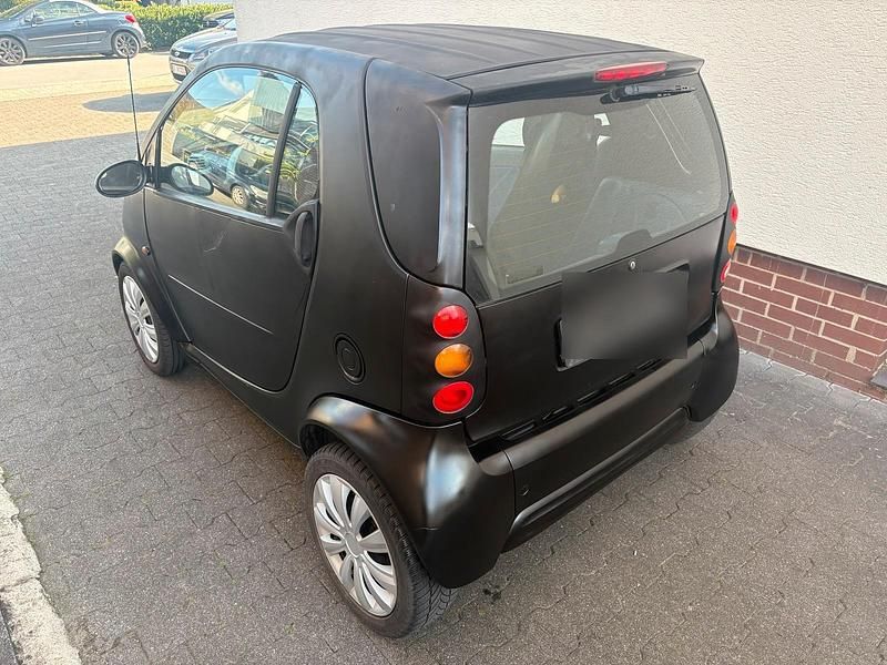 Schwarz Gebraucht 2000 Smart ForTwo Coupé Kleinwagen | 1.250 € (Fairer Preis) - Bild 1/4
