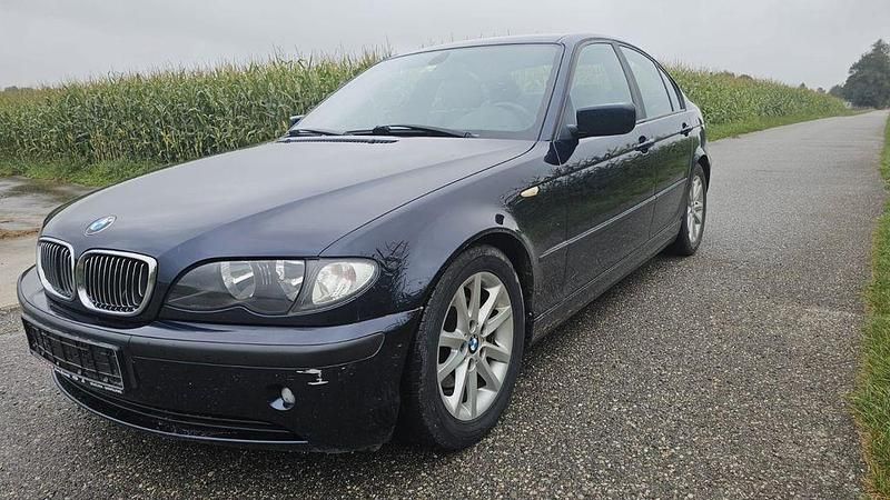 Blau Gebraucht 2003 BMW 318 Limousine | 2.000 € (Guter Preis) - Bild 1/4
