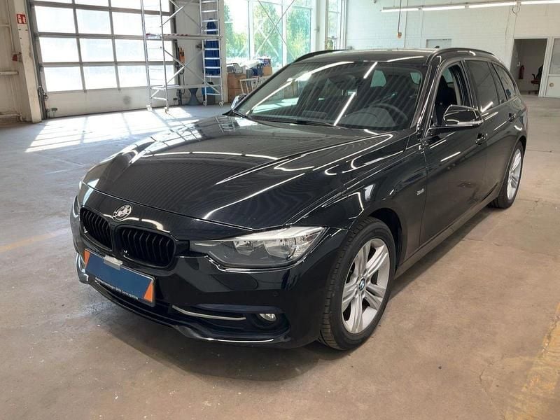 Schwarz Gebraucht 2017 BMW 320 Sport Line Kombi | 11.980 € (Guter Preis) - Bild 1/4