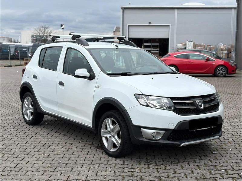 Gebraucht Dacia Sandero Prestige 90 PS (66 kW) 2014 Weiß Limousine