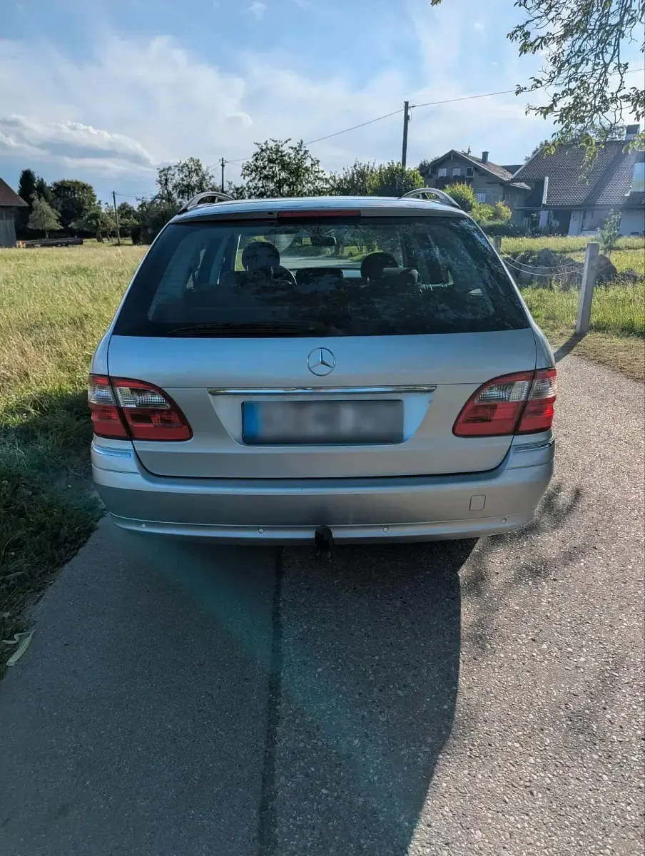 Gebraucht Mercedes E220 150 PS (110 kW) 2004 Silber Kombi
