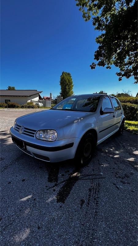 Silber Gebraucht 2001 VW Golf IV Kleinwagen | 420 € (Superpreis) - Bild 1/4