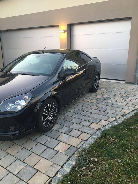 Gebraucht Opel Astra Cabriolet Cosmo 140 PS (102 kW) 2008 Schwarz Cabrio
