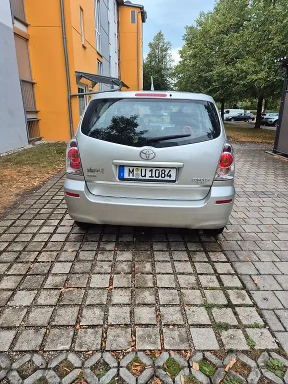 Gebraucht Toyota Corolla Verso 129 PS (94 kW) 2006 Silber Van / Kleinbus