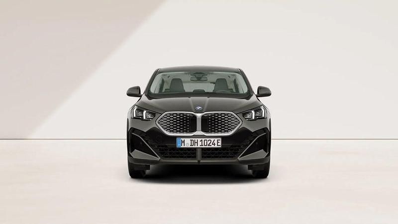 Neu BMW iX2 150 kW (204 PS) 2026 Schwarz SUV