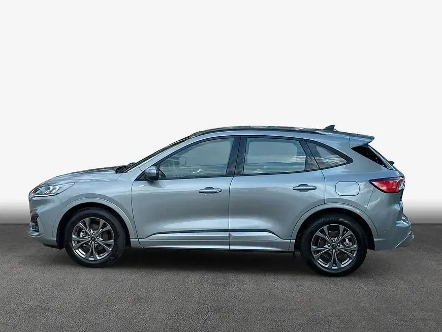 Gebraucht Ford Kuga ST-Line 150 PS (110 kW) 2023 Solar silver metallic SUV