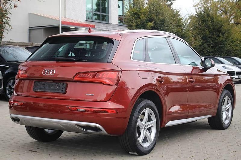 Gebraucht Audi Q5 Sport 231 PS (169 kW) 2019 Matadorrot SUV