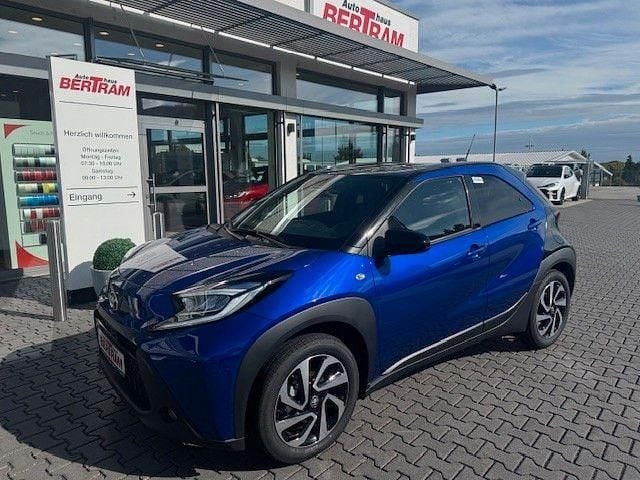 Blau Neu 2025 Toyota Aygo Kleinwagen | 21.590 € (Teuer) - Bild 1/4