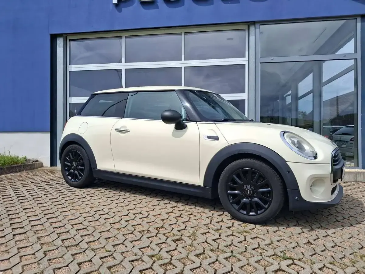 Gebraucht Mini ONE 102 PS (75 kW) 2015 Pepper white Kleinwagen
