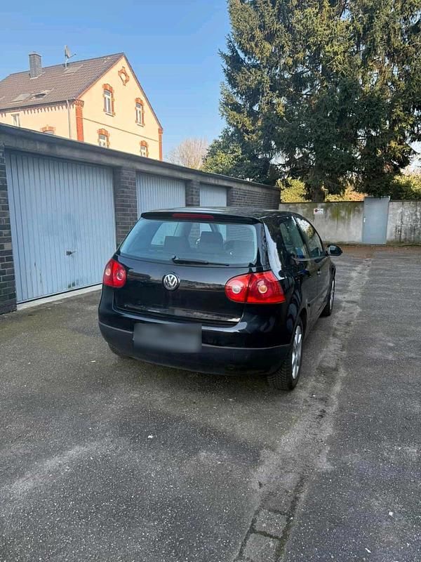 Gebraucht VW Golf V 90 PS (66 kW) 2004 Schwarz Kleinwagen