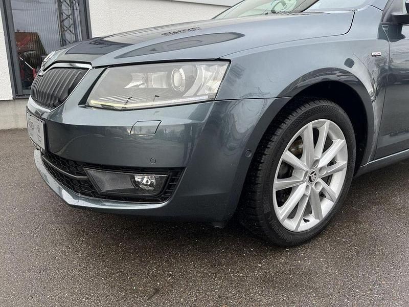 Gebraucht Skoda Octavia Joy 150 PS (110 kW) 2016 Quarzgrau metallic Kombi