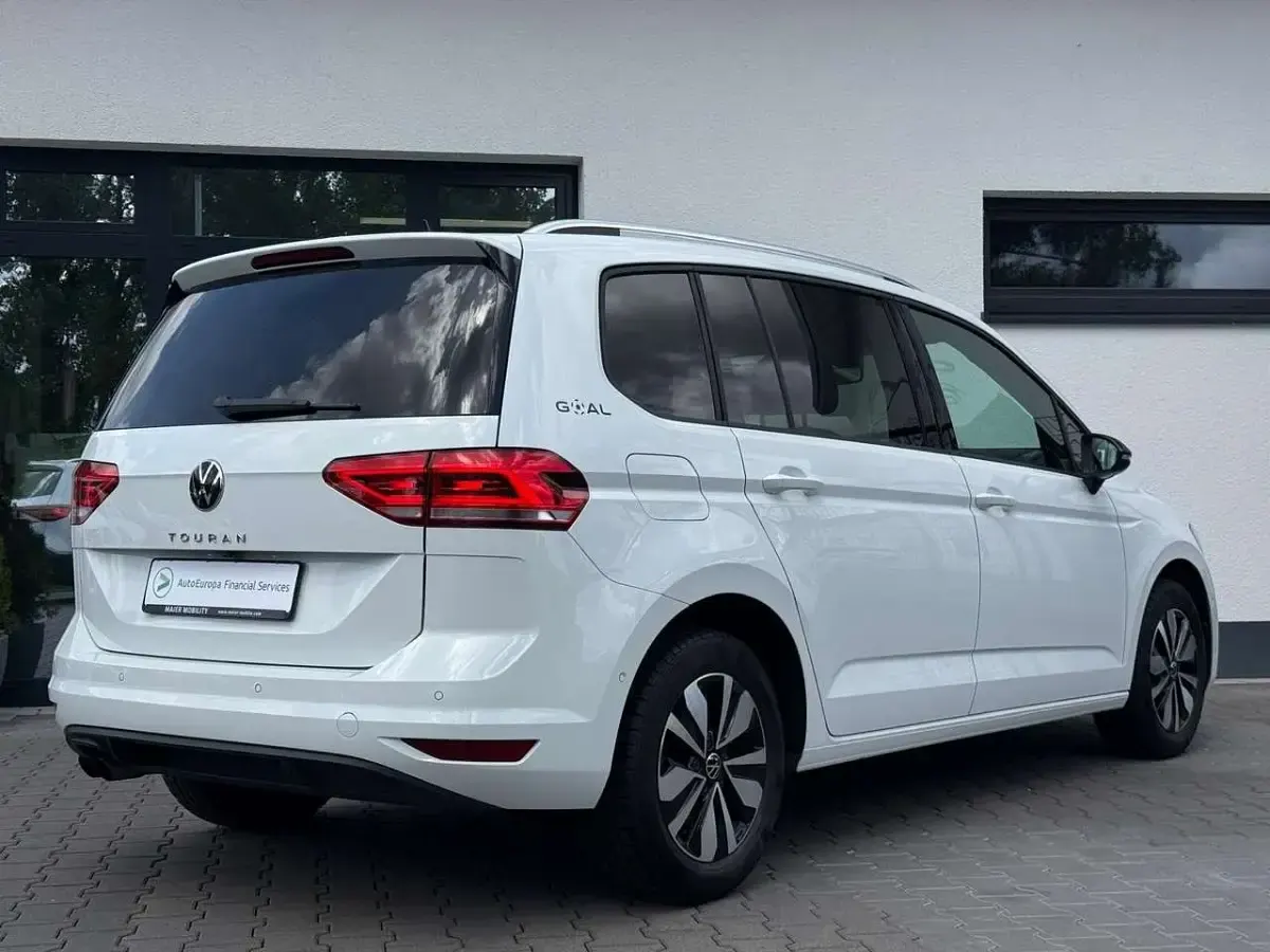 Gebraucht VW Touran Goal 150 PS (110 kW) 2025 Pure white Van / Kleinbus