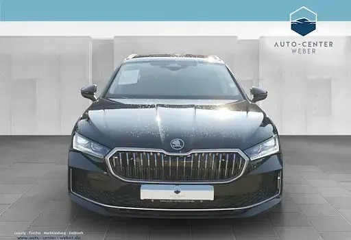 Neu Skoda Superb LAURIN & KLEMENT 150 PS (110 kW) 2026 Schwarz Kombi