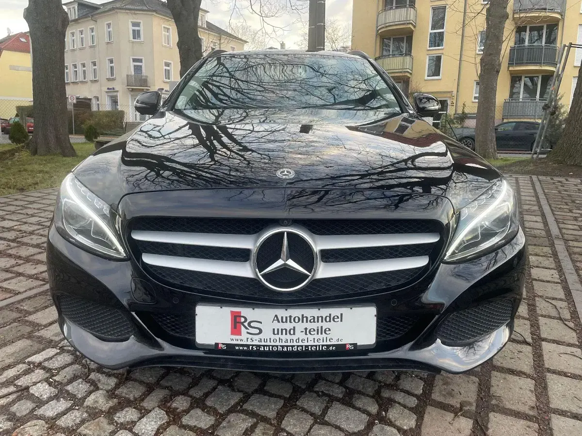 Gebraucht Mercedes C220 170 PS (125 kW) 2018 Schwarz Kombi