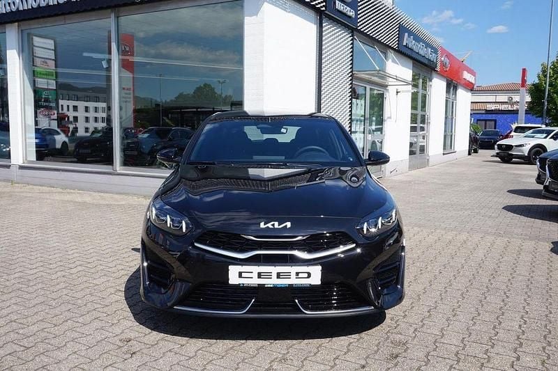 Neu Kia Ceed GT-Line 140 PS (102 kW) 2025 Schwarz Kleinwagen
