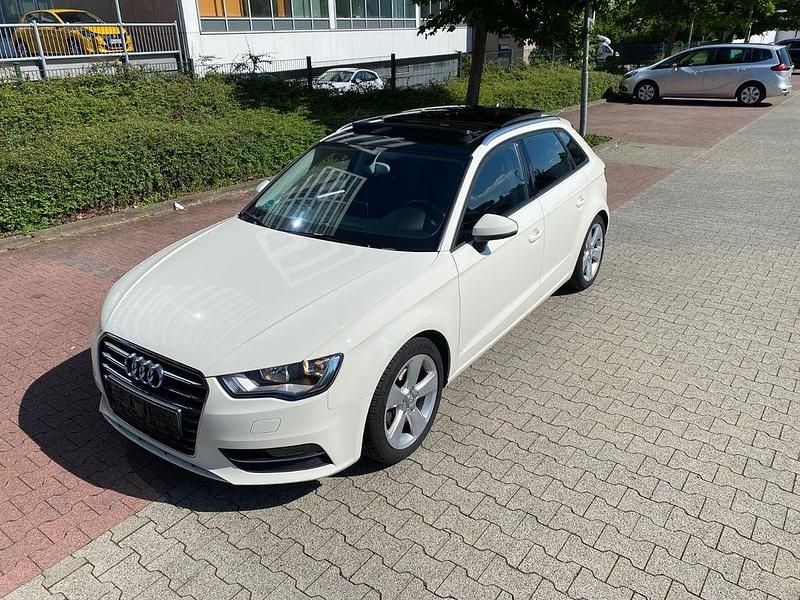 Weiß Gebraucht 2013 Audi A3 Sport Limousine | 9.999 € (Teuer) - Bild 1/4