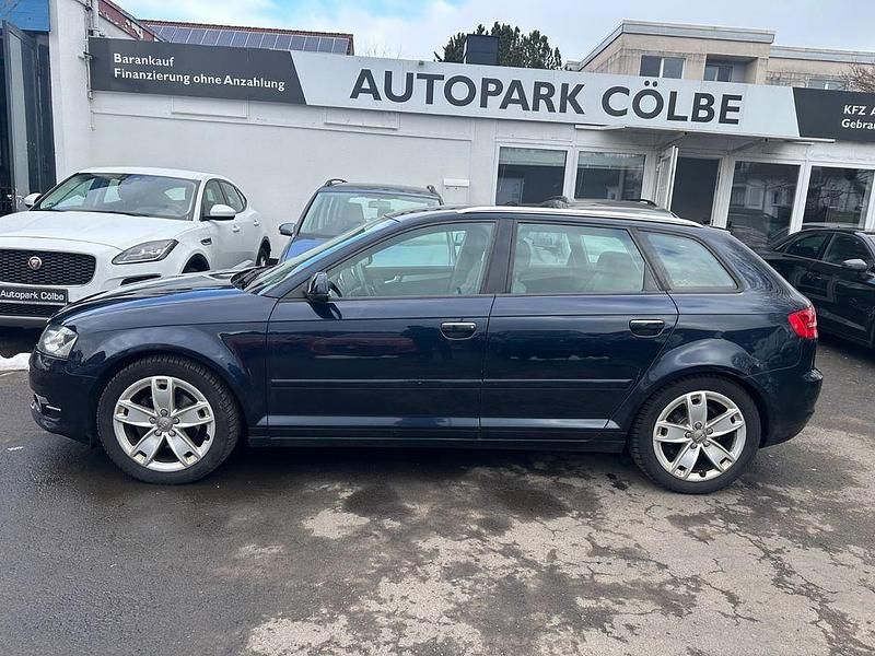 Gebraucht Audi A3 Ambition 125 PS (91 kW) 2010 Blau Kleinwagen