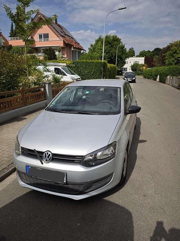 Silber Gebraucht 2011 VW Polo Trendline Limousine | 3.500 € (Guter Preis) - Bild 1/4