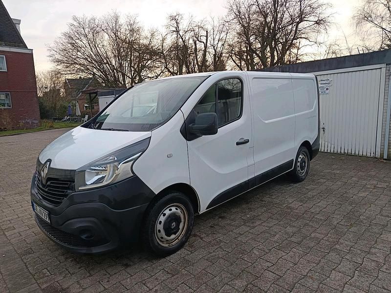 Weiß Gebraucht 2017 Renault Trafic Van / Kleinbus | 6.750 € (Guter Preis) - Bild 1/4