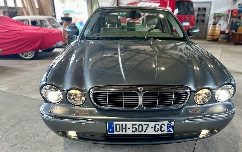 Gebraucht Jaguar XJ8 298 PS (219 kW) 2003 Silber Limousine