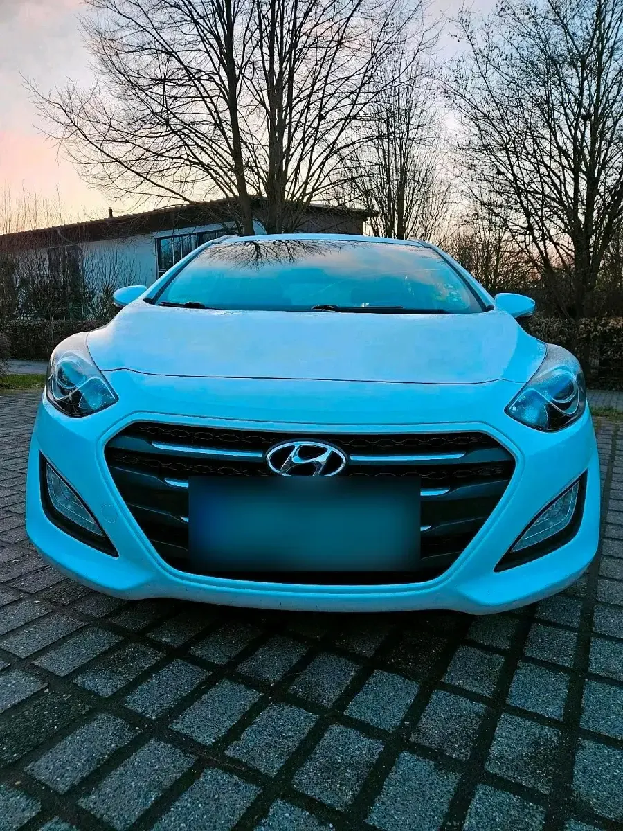 Gebraucht Hyundai i30 110 PS (80 kW) 2017 Weiß Kombi