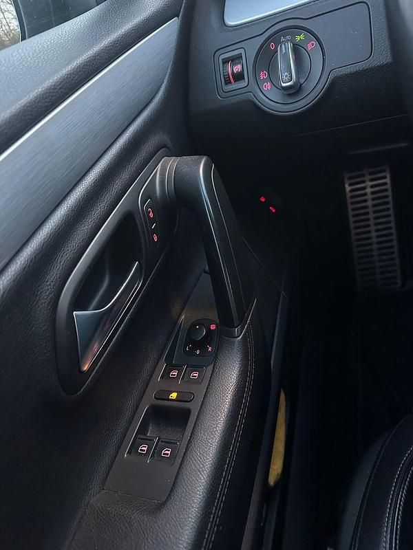 Second-hand VW CC 160 CP (117 kW) 2013 Maro Berlinǎ