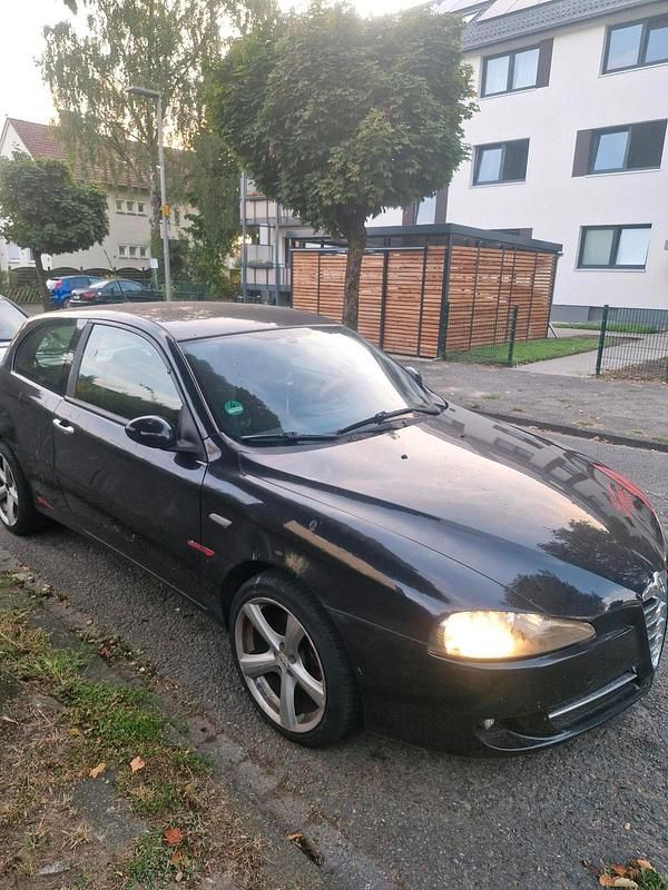 Schwarz Gebraucht 2007 Alfa Romeo 147 Kleinwagen | 1.000 € (Fairer Preis) - Bild 1/4