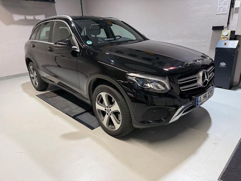 Schwarz Gebraucht 2019 Mercedes GLC250 SUV | 26.990 € (Superpreis) - Bild 1/4