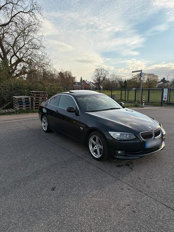 Gebraucht BMW 330 245 PS (180 kW) 2013 Schwarz Coupé