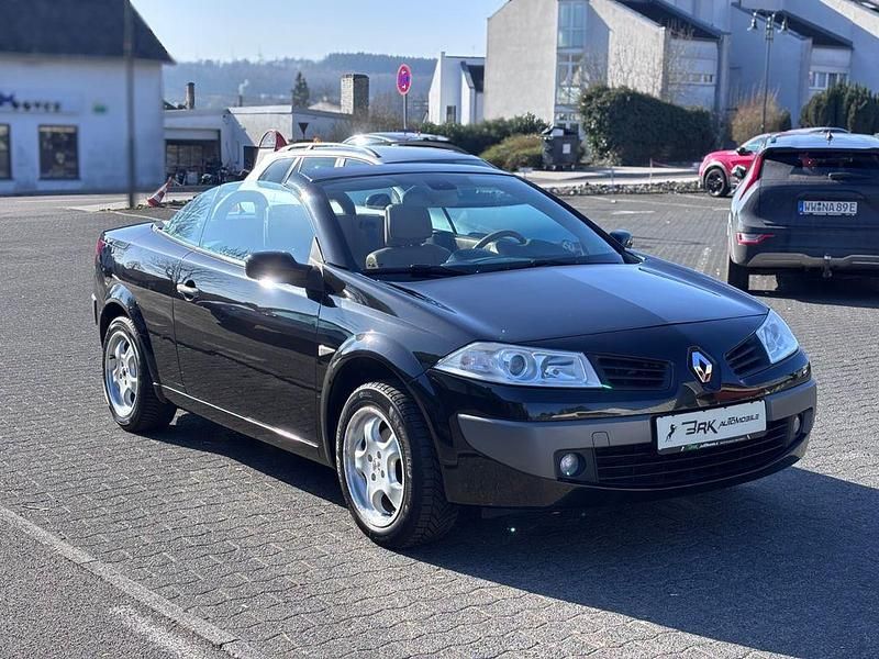 Gebraucht Renault Mégane Cabriolet Dynamique 135 PS (99 kW) 2008 Schwarz Cabrio