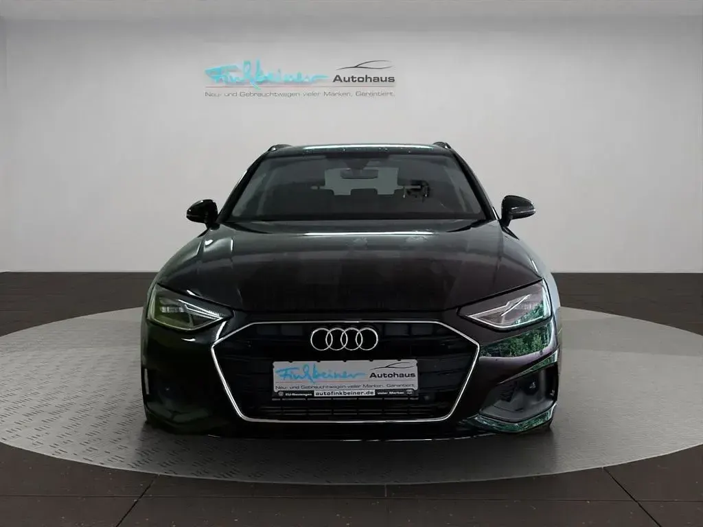 Gebraucht Audi A4 150 PS (110 kW) 2022 Mythosschwarz, metallic Kombi