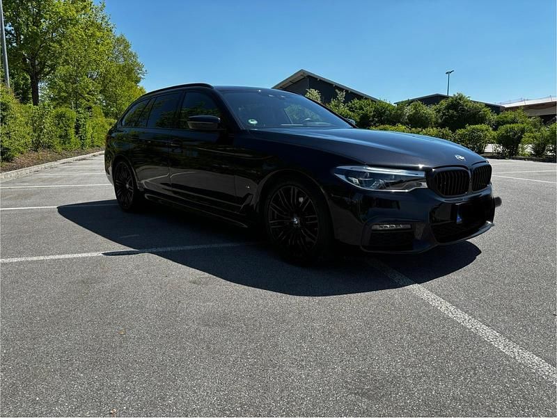 Schwarz Gebraucht 2019 BMW 520 M Sport Kombi | 29.900 € (Fairer Preis) - Bild 1/4