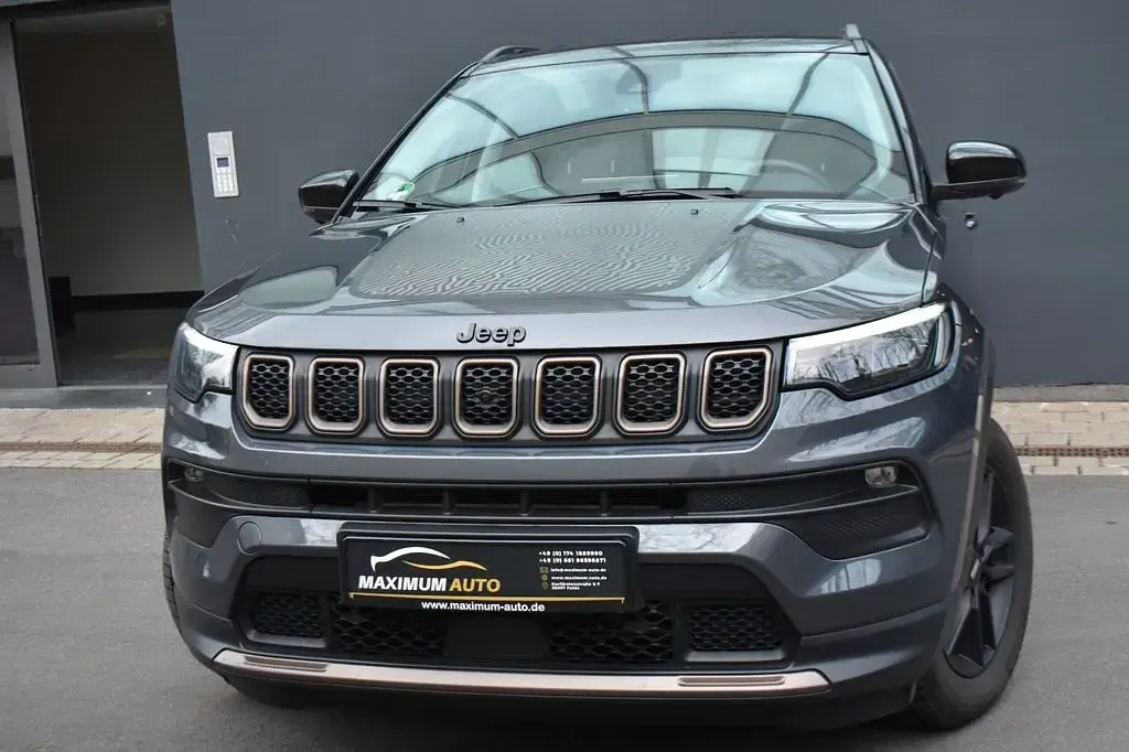 Gebraucht Jeep Compass Limited 190 PS (139 kW) 2022 Grau SUV