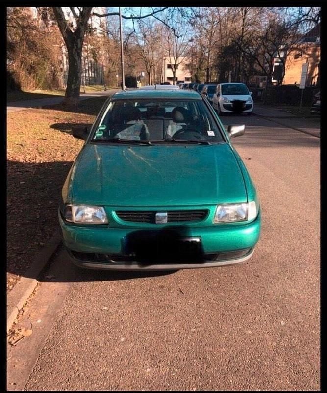 Grün Gebraucht 1999 Seat Ibiza Kleinwagen | 1.100 € (Fairer Preis) - Bild 1/4