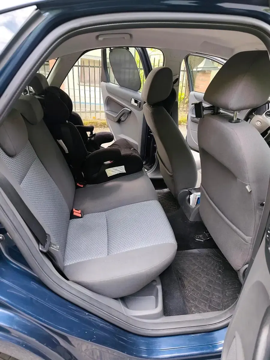 Gebraucht Ford Focus 100 PS (73 kW) 2006 Blau Limousine
