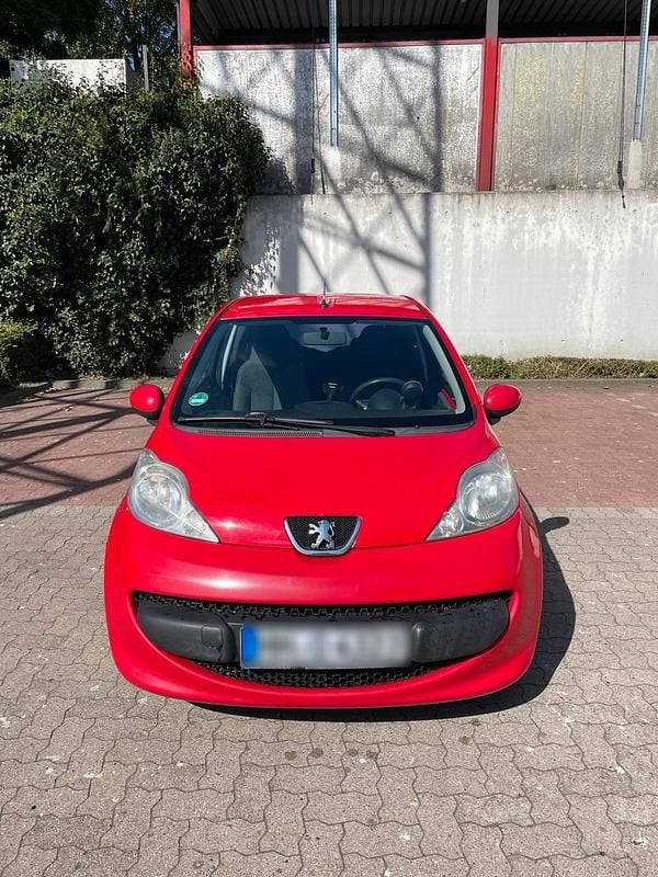 Rot Gebraucht 2006 Peugeot 107 Kleinwagen | 1.650 € (Fairer Preis) - Bild 1/4