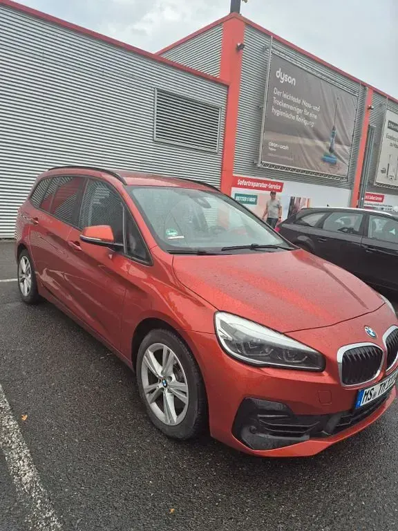 Gebraucht BMW 218 Gran Tourer Advantage 150 PS (110 kW) 2021 Orange Van / Kleinbus