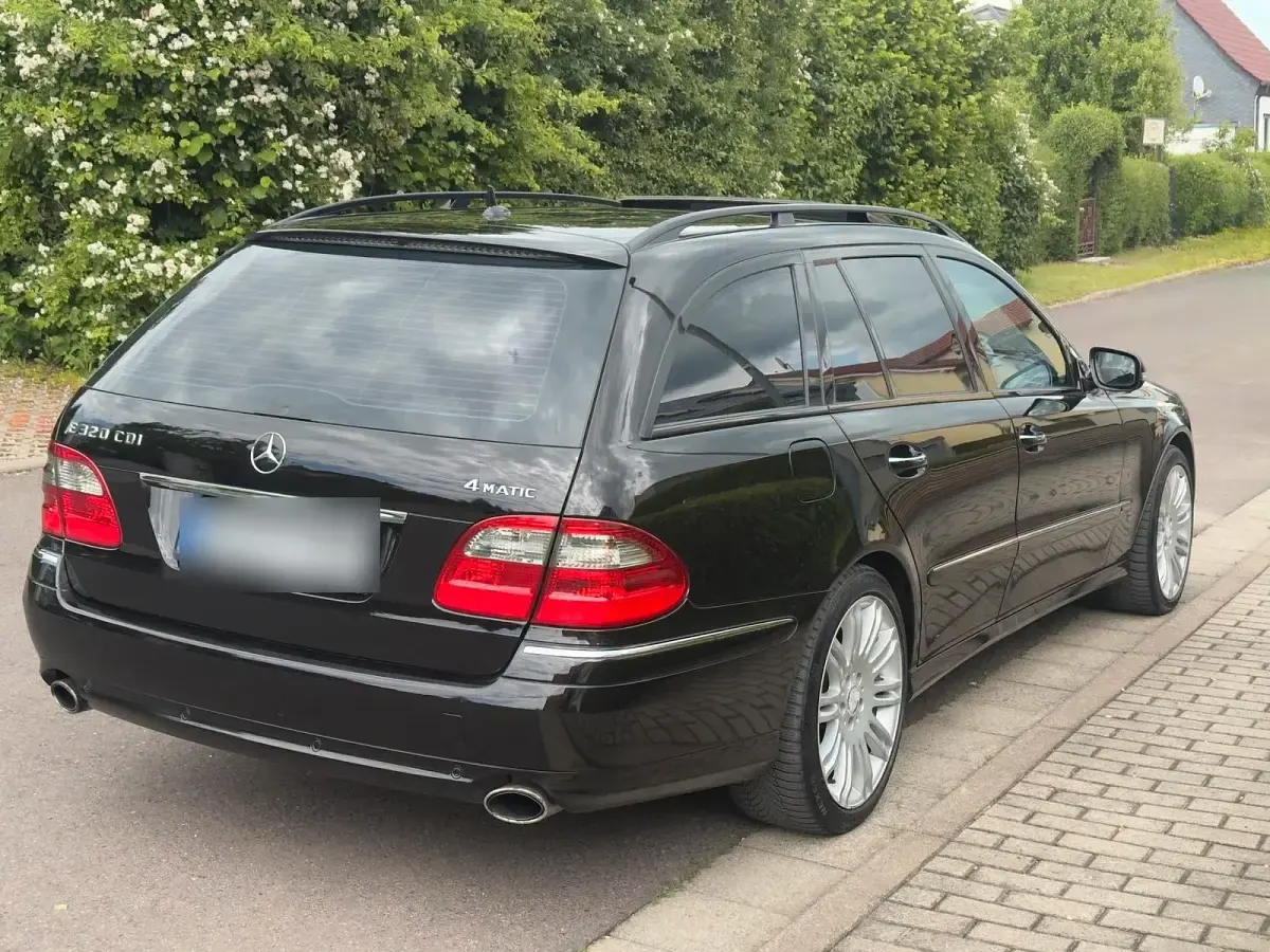 Gebraucht Mercedes E320 Avantgarde 224 PS (164 kW) 2008 Schwarz Kombi