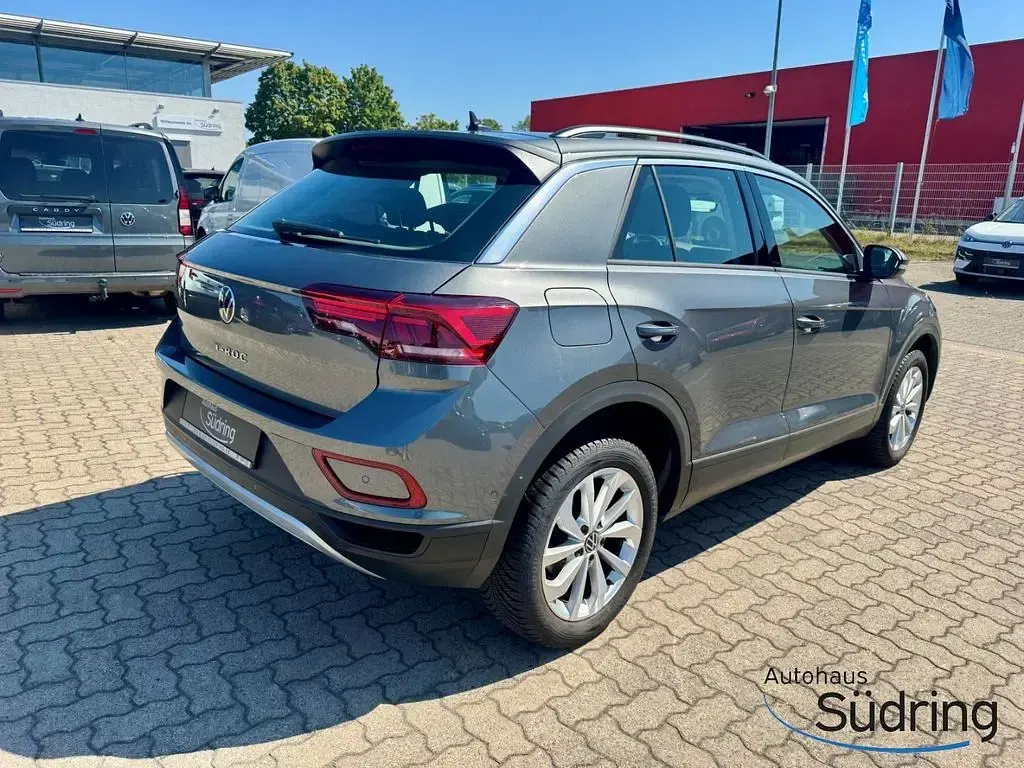 Gebraucht VW T-Roc Life 150 PS (110 kW) 2023 Indiumgrau SUV