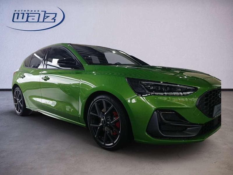 Neu Ford Focus ST 280 PS (205 kW) 2026 Mean green Kombi